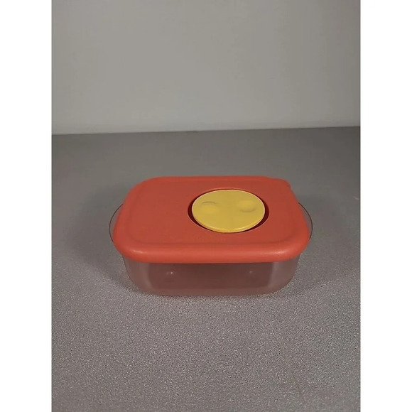 TUPPERWARE Rock N Serve Small 1 Cup Coral Microwave 3387 Vtg Brand NEW - Picture 1 of 4